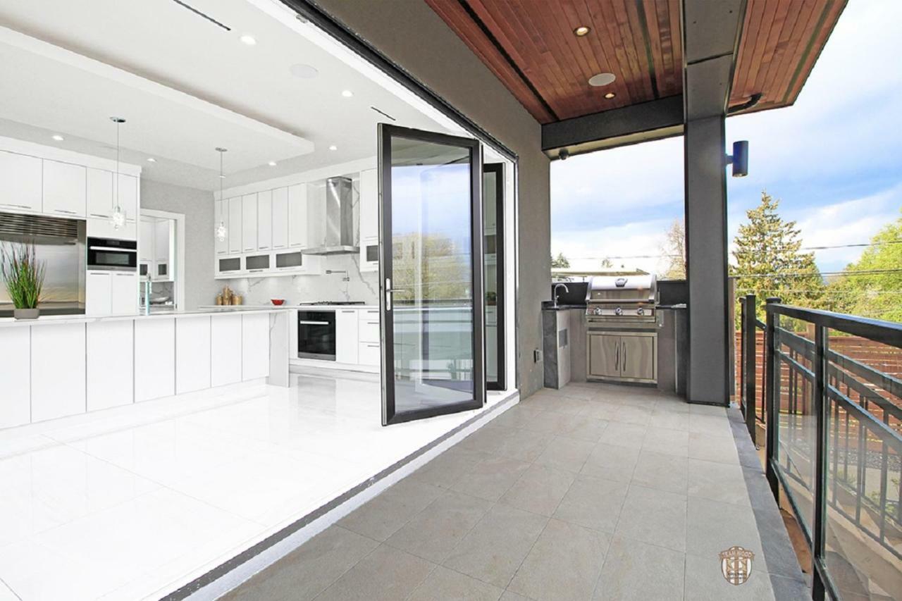 The Chateau Burnaby Exterior foto